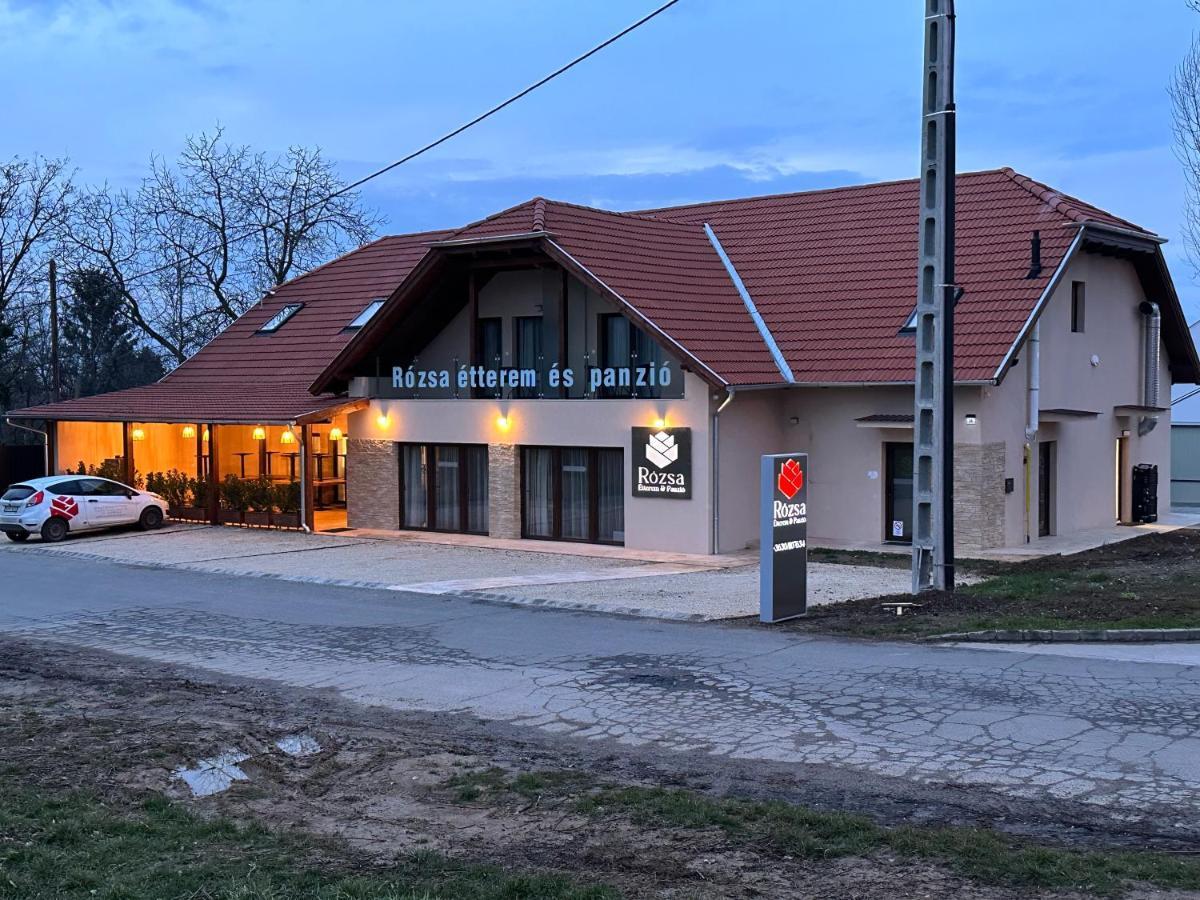 Bed and Breakfast Rozsa Etterem & Panzio Pécs Exterior foto